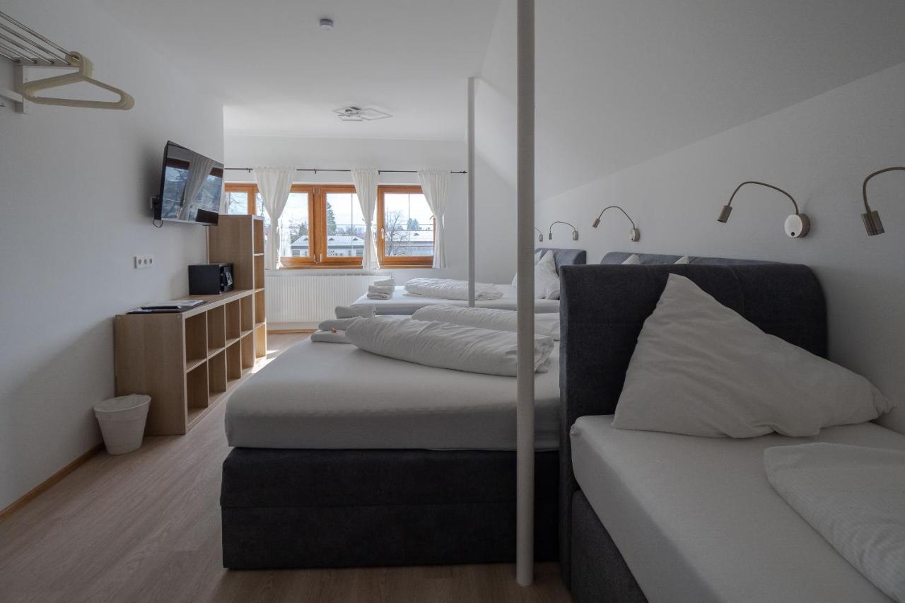 Family Room,1498844122:JPEG