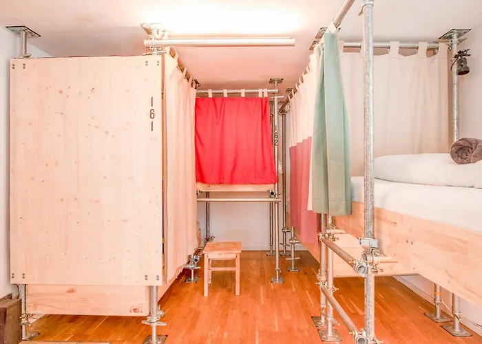 Montagu Hostel & Bar Innsbruck